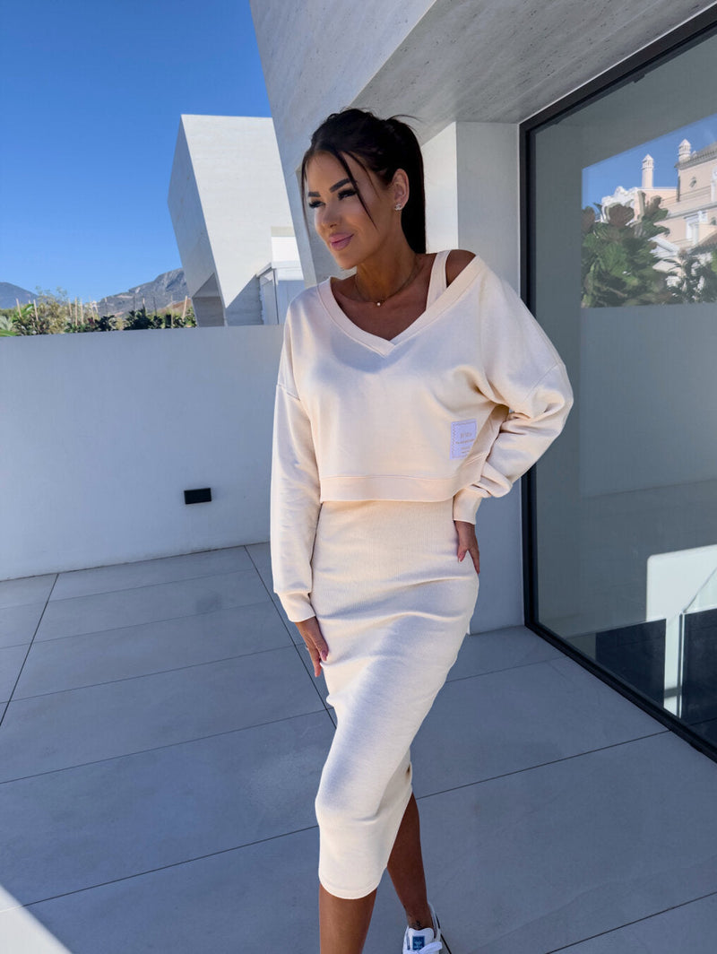 Lea Elegant Midi Dress
